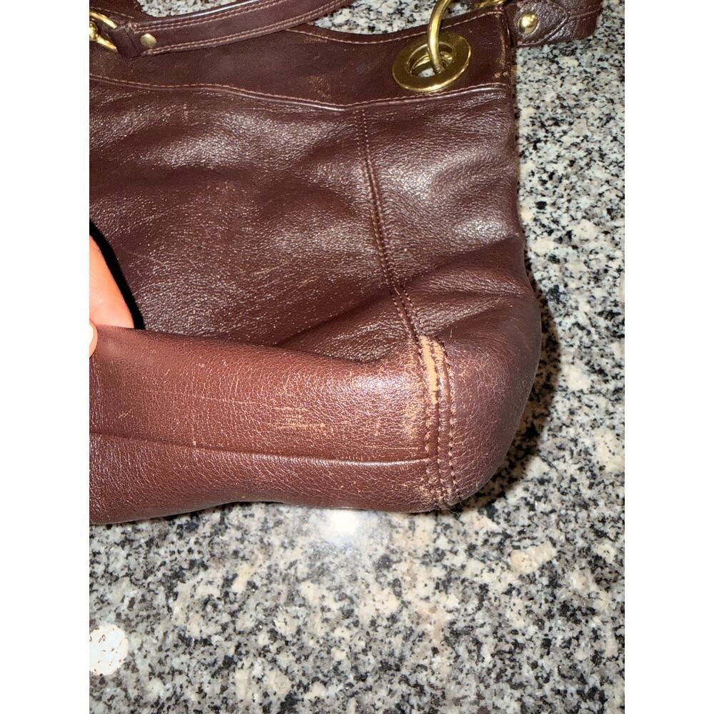 Chic Coach Dark Brown Leather Shoulder Bag - Picture 8 of 10